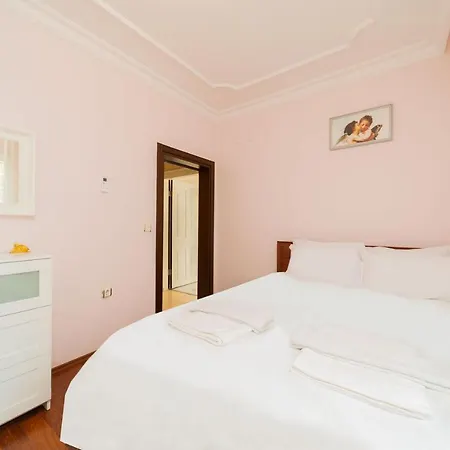 Refreshing Flat With Backyard 600 M To Duden Waterfalls *
